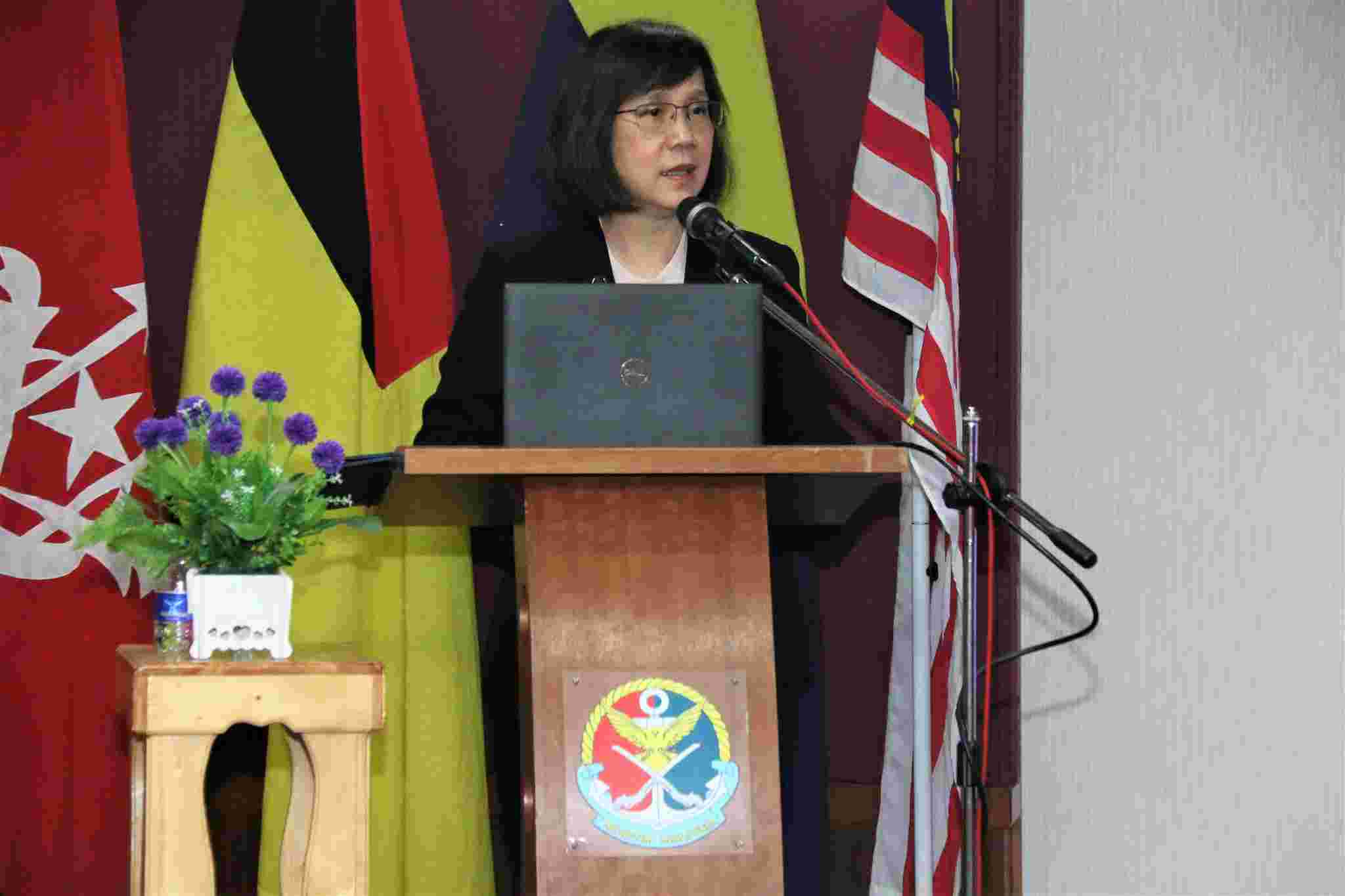 f4ebd36647bb9047875ee65becc4eeb3SEMINARETIKA6