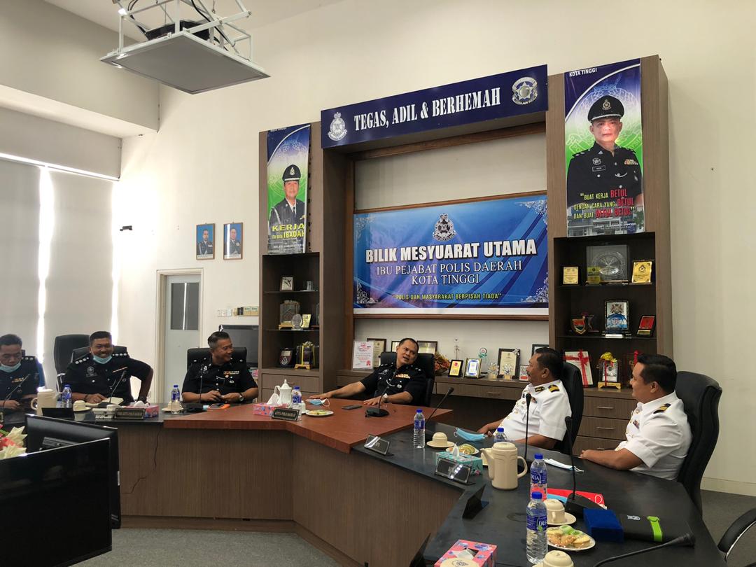 ee6cfc3b 1171 4a55 8fa5 fdbc89fb9aab