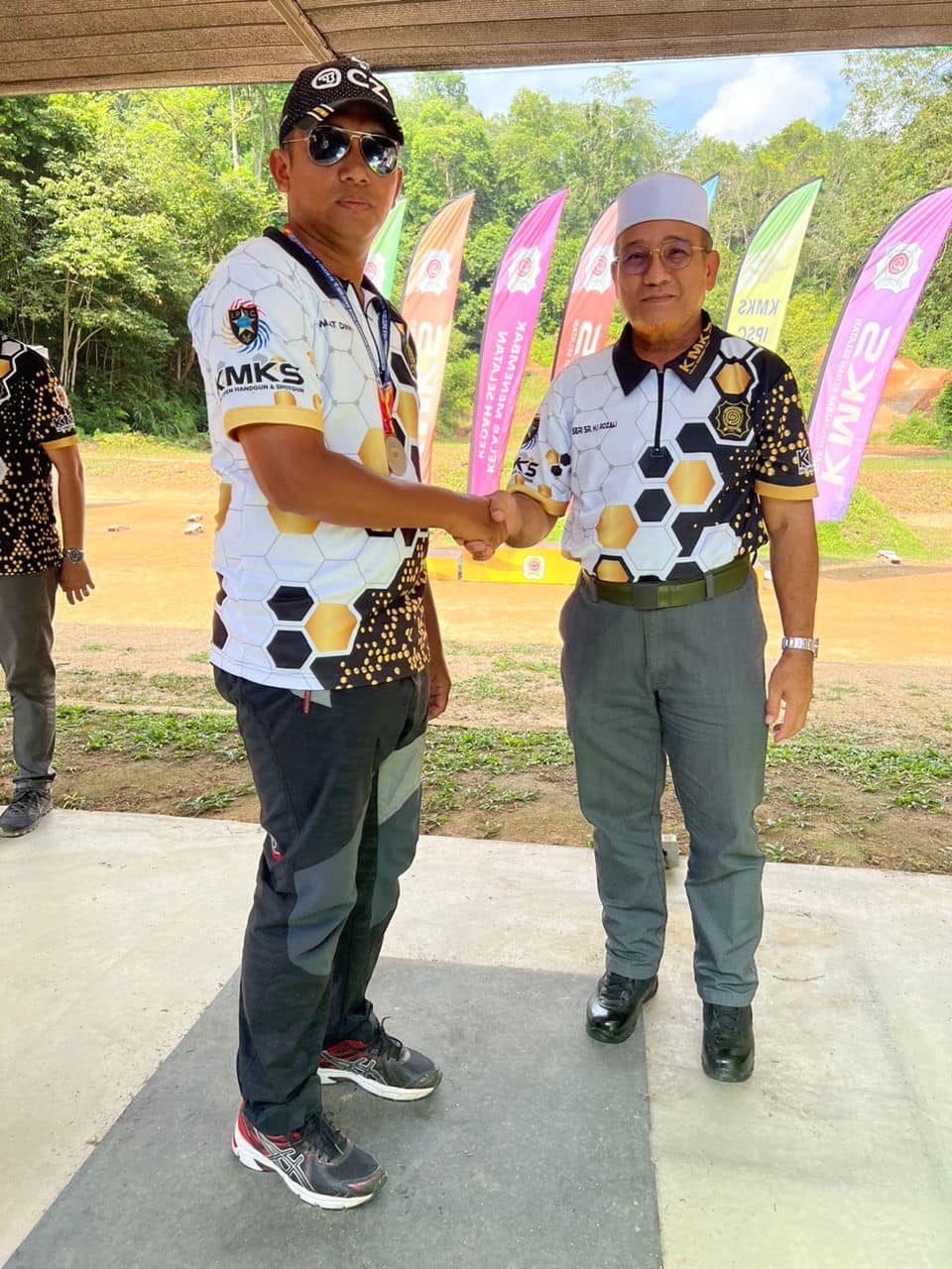 MENEMBAK 2