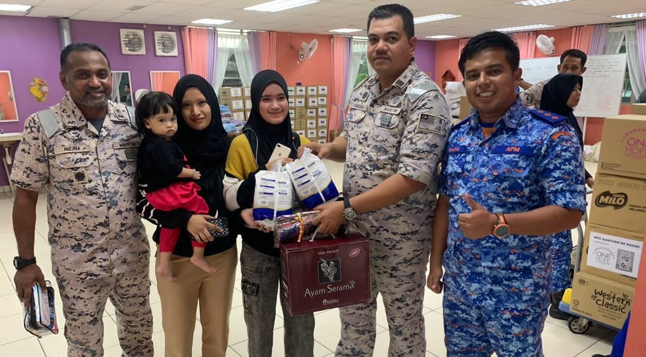 BANTUAN BANJIR PNG 6