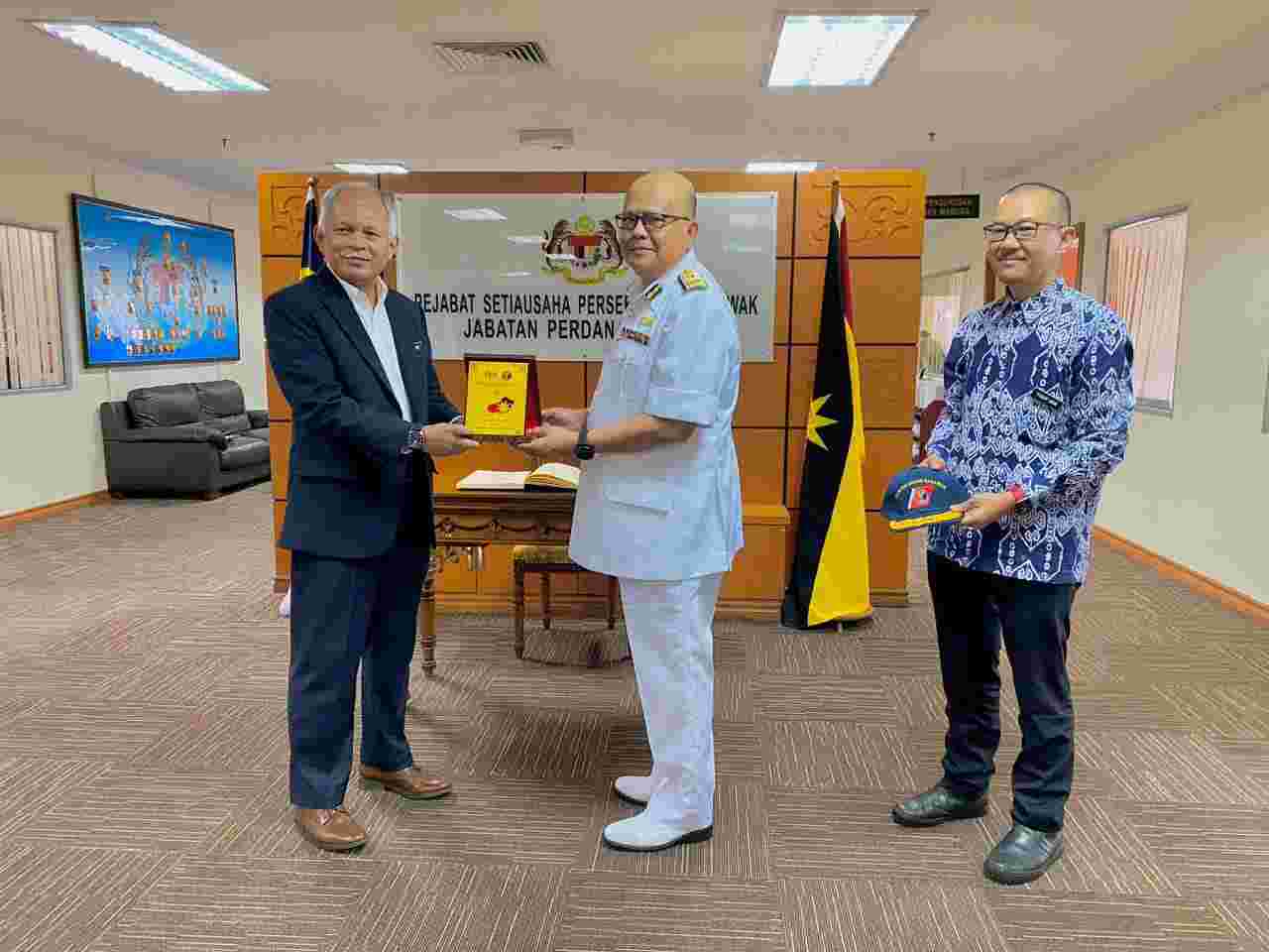 53c91a77aa65bf8253c91a77aa65bf82SARAWAKKUNJUNGAN5