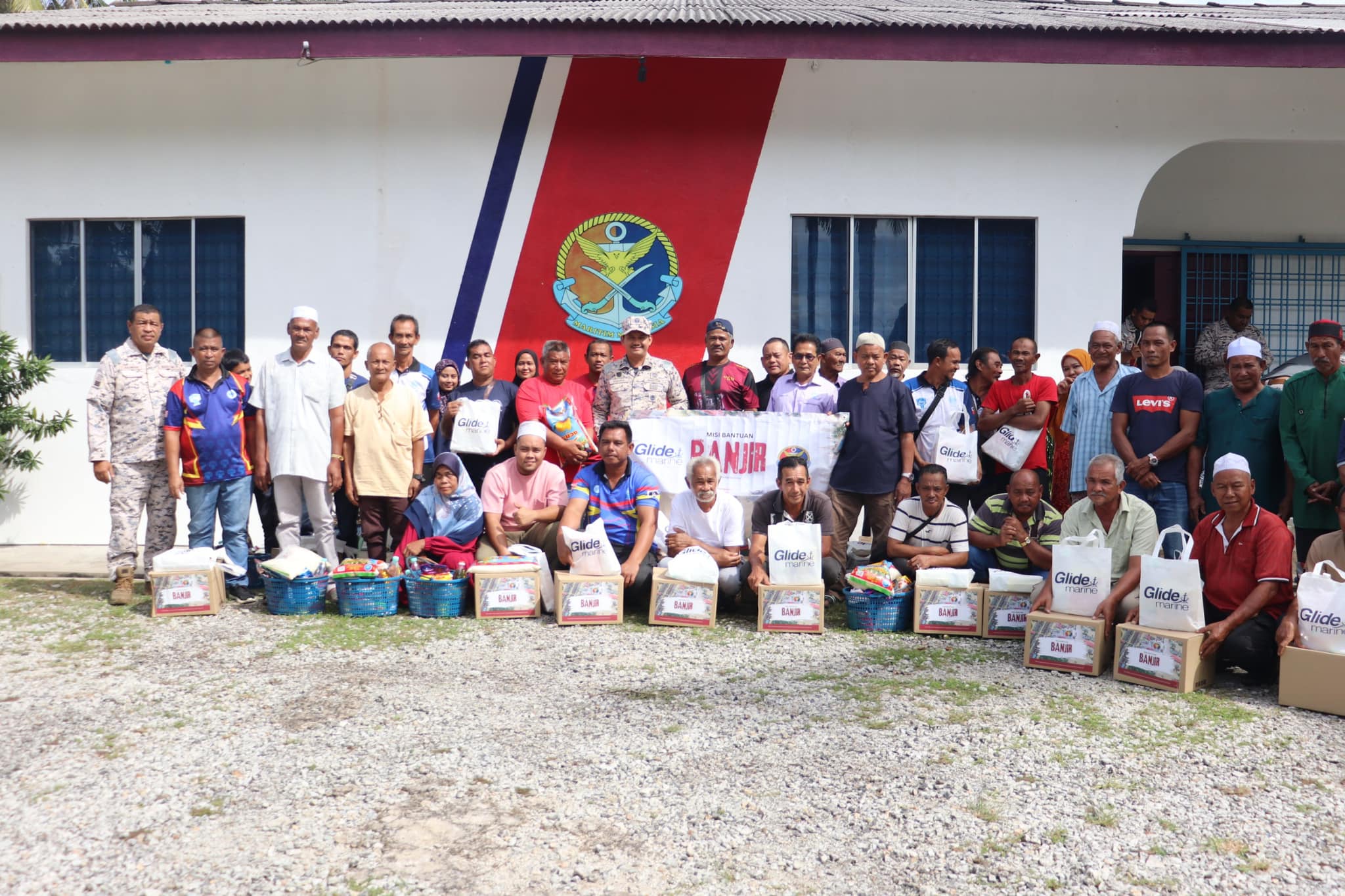 BANTUAN BANJIR GANU 8